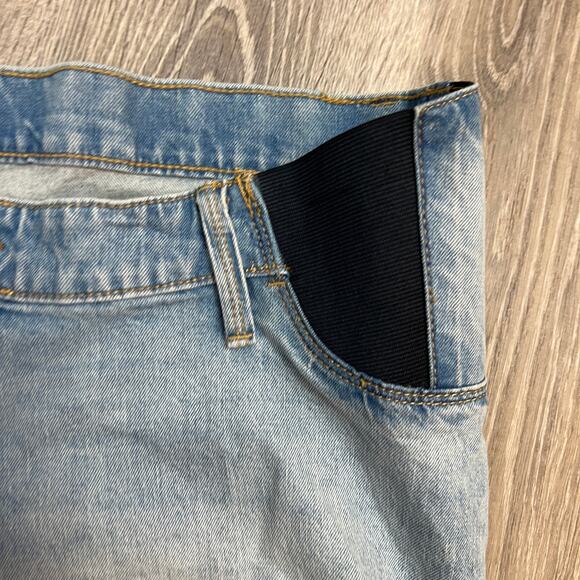 Isabel Maternity Side Panel Midi Light Wash Jean Shorts - Size 12/31 - NWT - Picture 3 of 8